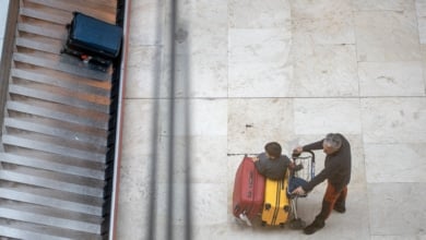 Más viajes al extranjero y menos noches en España: la demanda nacional cae un 3,9% mientras dispara su gasto fuera un 11%