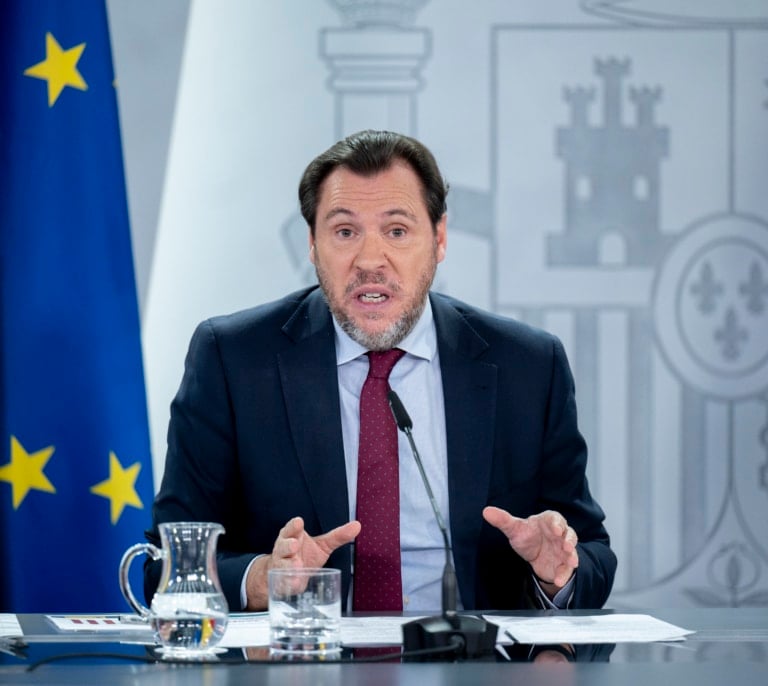 Puente entra al choque con el presidente de la comisión de Adamuz: "Son tesis sin un informe de laboratorio"