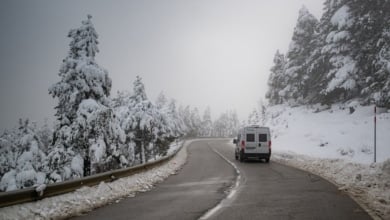 El temporal de nieve y lluvia mantiene cortadas 14 carreteras y obliga a extremar la precaución en 61 vías