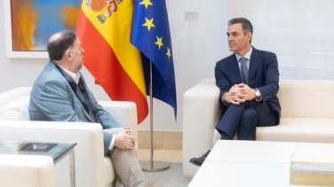 Sánchez y Junqueras fingen un acuerdo imposible