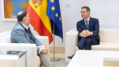Sánchez y Junqueras fingen un acuerdo imposible