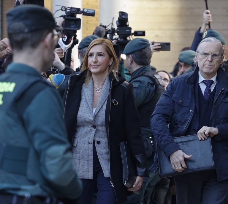 Pradas quiso trasladar a Mazón la opción de confinar a la población el día de la DANA pero no pudo contactar con él