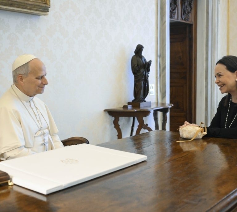 Machado pide al papa León XIV interceder por presos políticos y una transición democrática en Venezuela