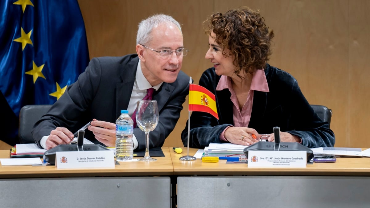 Montero se defiende de las críticas del PP por la financiación: "No es un modelo para contentar a Cataluña"