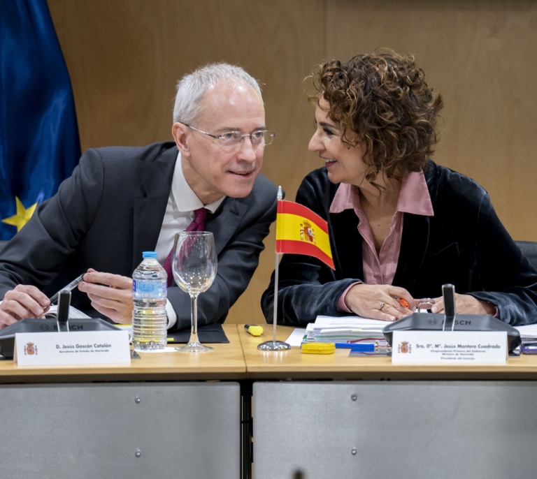 Montero se defiende de las críticas del PP por la financiación: "No es un modelo para contentar a Cataluña"