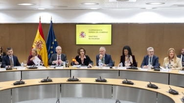 Montero dice ahora a las Comunidades que la nueva financiación será "voluntaria"
