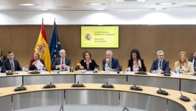 Montero dice ahora a las Comunidades que la nueva financiación será "voluntaria"