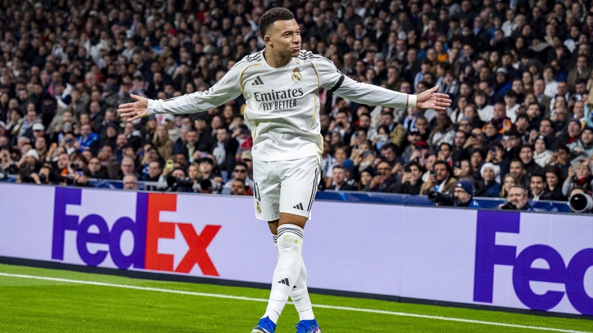 Kylian Mbappé celebrando uno de sus goles frente al Mónaco