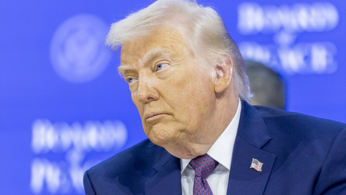 Trump demanda a JPMorgan por 5.000 millones de dólares por excluirlo de sus servicios bancarios