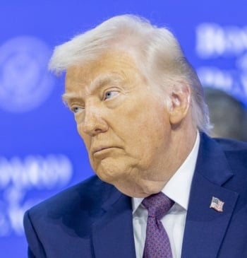 Trump demanda a JPMorgan por 5.000 millones de dólares por excluirlo de [...]