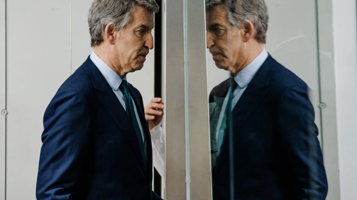 Feijóo carga contra Sánchez: "La política migratoria es tan disparatada como la ferroviaria"