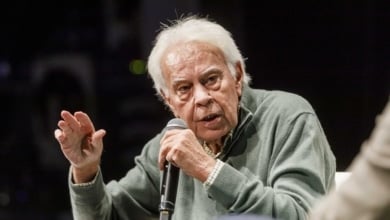 La reflexión de Felipe González sobre los temas para desviar los problemas: "Cada día lanzan a correr una liebre nueva"