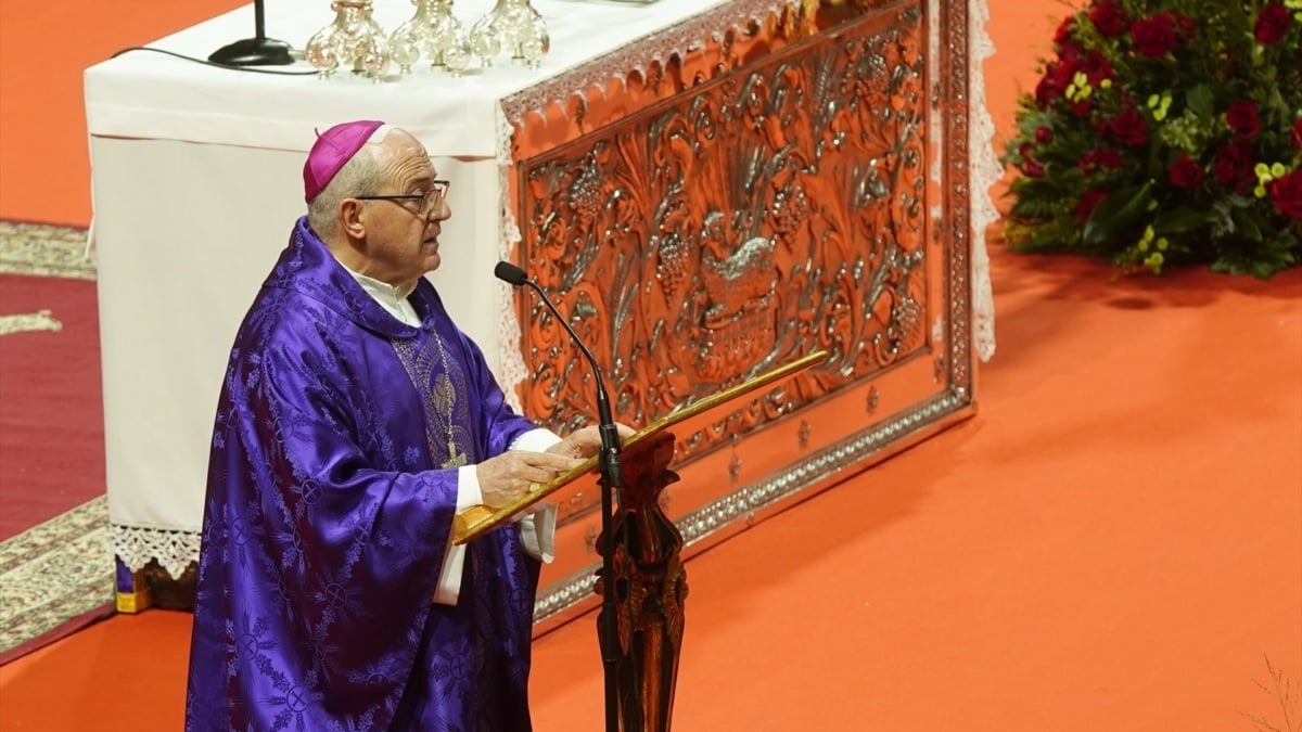 El obispo de Huelva en el funeral por las víctimas de Adamuz: "Hay que conocer la verdad y actuar con justicia"