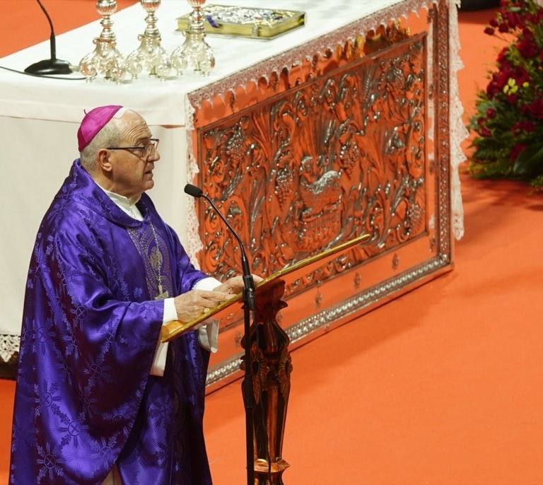 El obispo de Huelva en el funeral por las víctimas de Adamuz: "Hay que conocer la verdad y actuar con justicia"