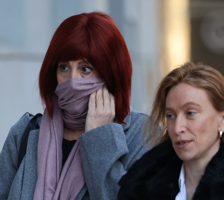 La expareja de Koldo asegura que el PSOE siempre pagaba en efectivo y que alguna vez vio billetes de 500 euros
