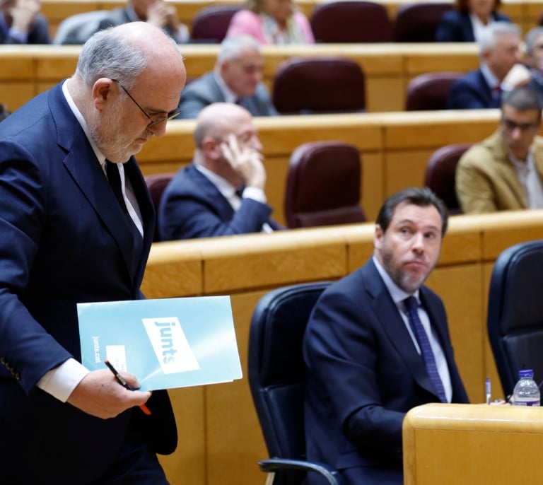 Junts vuelve a escenificar su ruptura con el Gobierno y golpea duro a Puente: "Ustedes no matan pero juegan con vidas humanas"