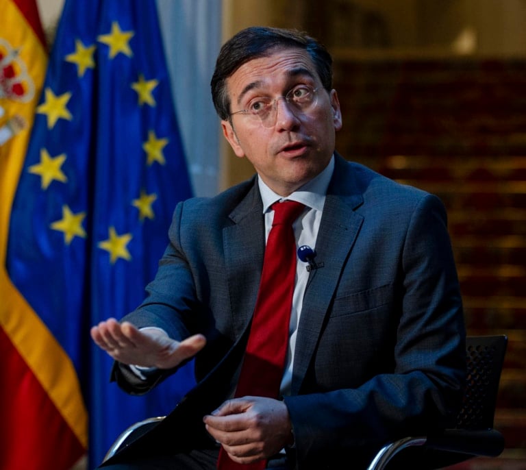 Albares defiende a Zapatero y admite no haber telefoneado a María Corina Machado en la última semana: "No tengo problema en hablar con ella"