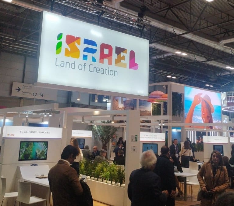 Israel lanza desde Fitur una 'oferta' a los españoles: "Aquí tenéis malos políticos; venid a Israel"