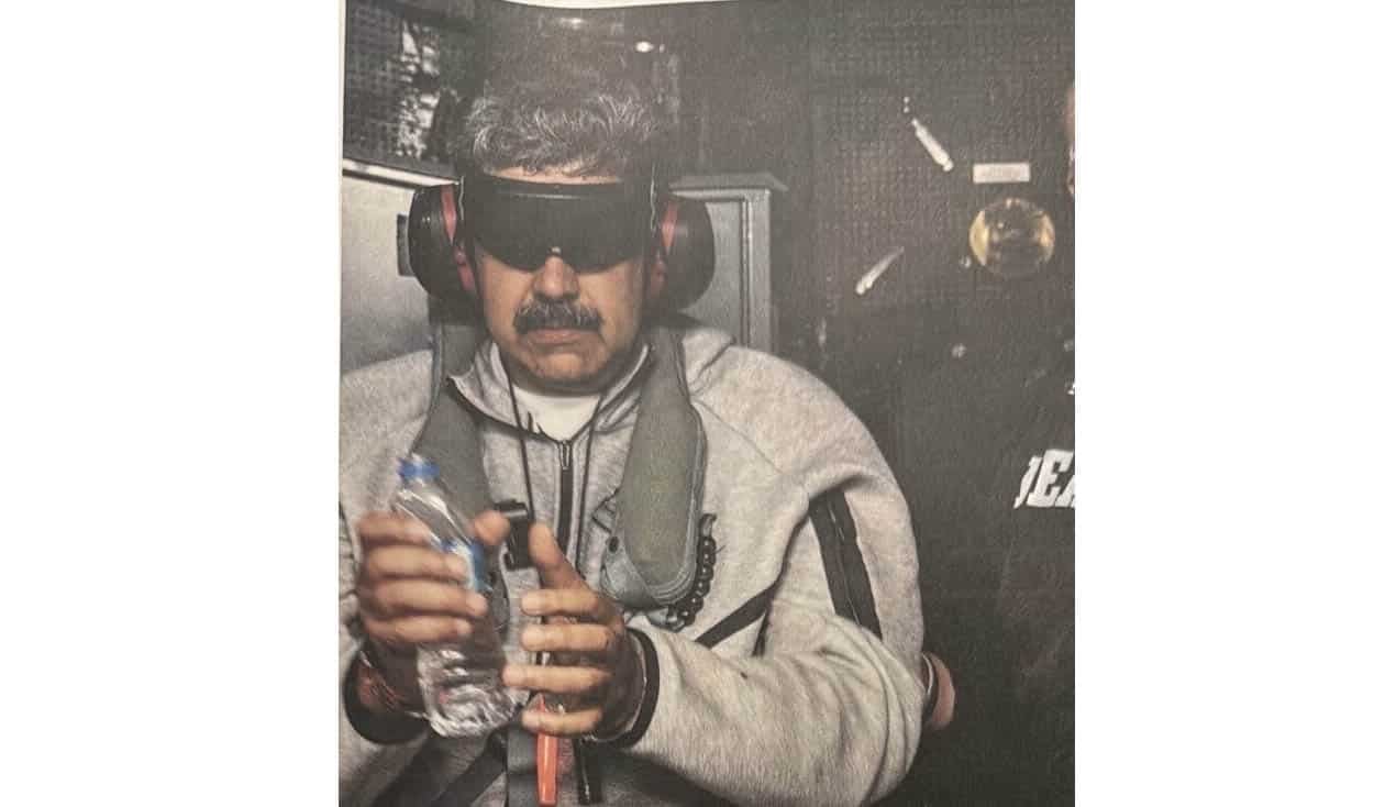 En directo, EEUU ataca Venezuela: Maduro desciende esposado del avión militar tras aterrizar en Nueva York