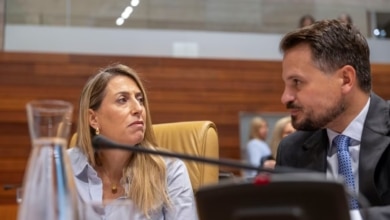 PP y Vox, en máximos de tensión en Extremadura y con la elección de la Mesa de la Asamblea como primer escollo