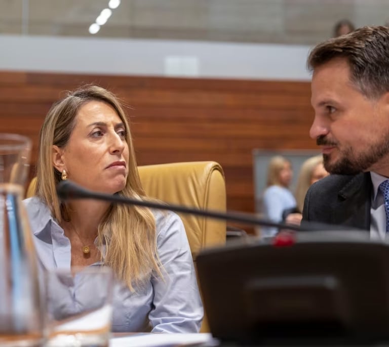 PP y Vox, en máximos de tensión en Extremadura y con la elección de la Mesa de la Asamblea como primer escollo