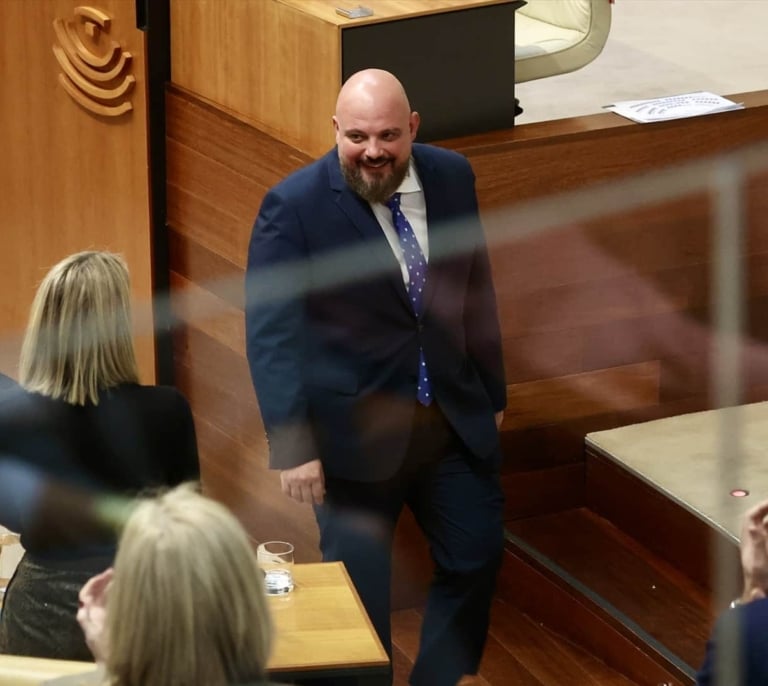 Naharro, un referente moderado del PP extremeño con el que Guardiola pone coto ideológico a Vox