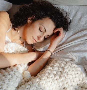 Los hábitos que regulan el sueño y frenan el envejecimiento