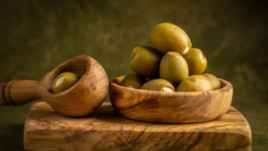 Por qué deberías guardar los huesos de las aceitunas