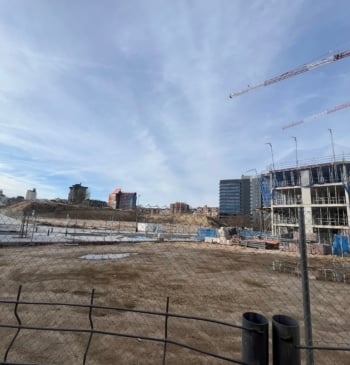 Avanza el nuevo Madrid dentro de la M-30 y junto a la [...]