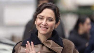 Ayuso defiende a Julio Iglesias y ataca a la "ultraizquierda": "Las mujeres violadas y atacadas están en Irán"