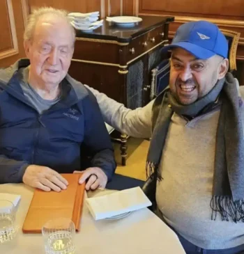 Juan Carlos I, ante el escenario de sus últimos días en Abu [...]