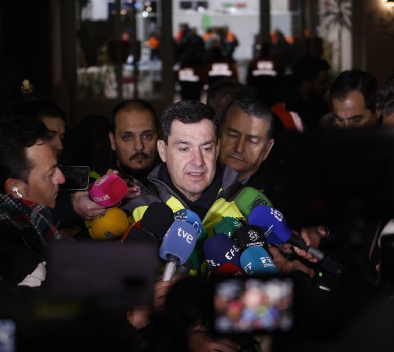 Juanma Moreno, desde el lugar de la tragedia: "No tengamos miedo al tren"