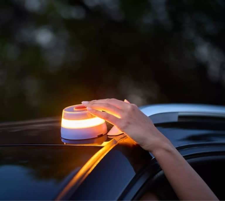 Última oportunidad: todavía estás a tiempo de comprar la baliza V16 homologada por la DGT en oferta (menos de 35€)