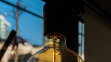 Precio luz hoy, 14 de enero de 2026: por qué varía y cómo afecta tu consumo de energía