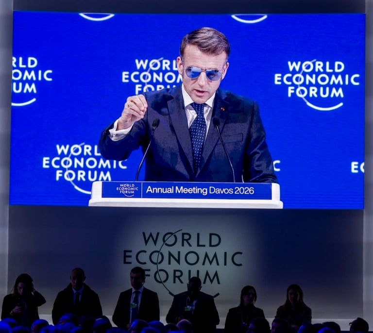 Macron, en Davos: "Europa debe recurrir a la 'bazuca comercial' si no la respetan"