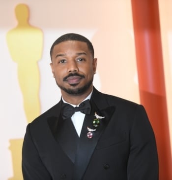 Michael B. Jordan llega a la 95ª edición de los Premios Oscar celebrada en el Dolby Theatre.