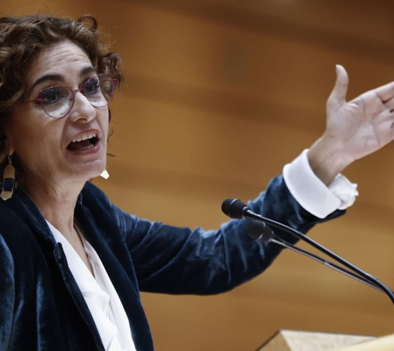 Montero niega irregularidades en la SEPI y acusa al PP de usar el Senado para "manipular"