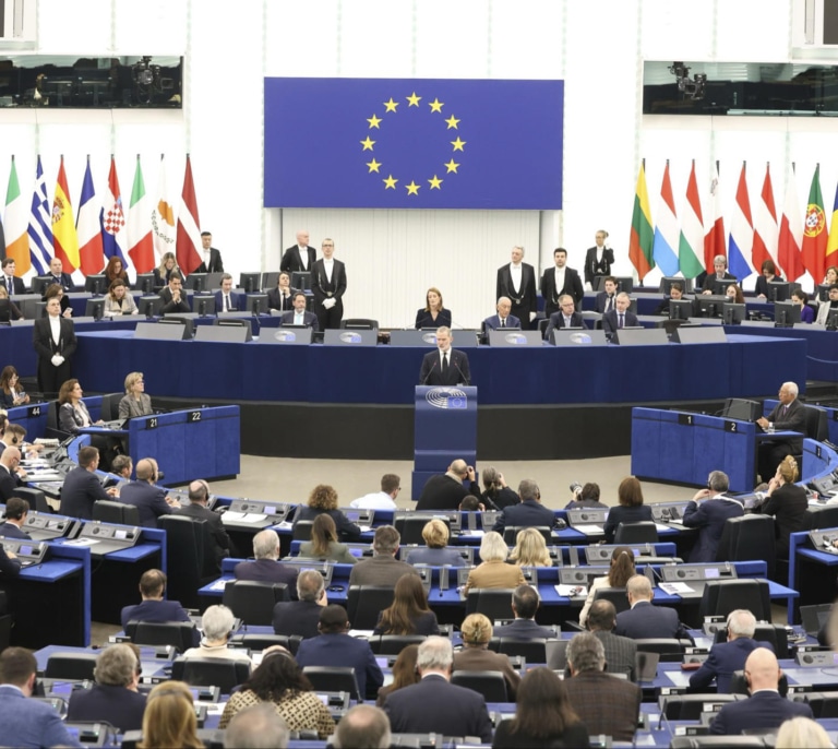 El Parlamento Europeo paraliza la ratificación del acuerdo comercial con EEUU por Groenlandia