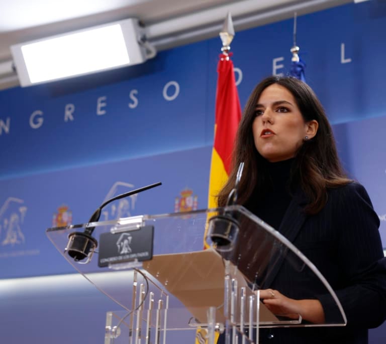 La reunión de Feijóo con Sánchez por Ucrania, una "enésima estafa" para Vox: "Tomamos nota para Extremadura"