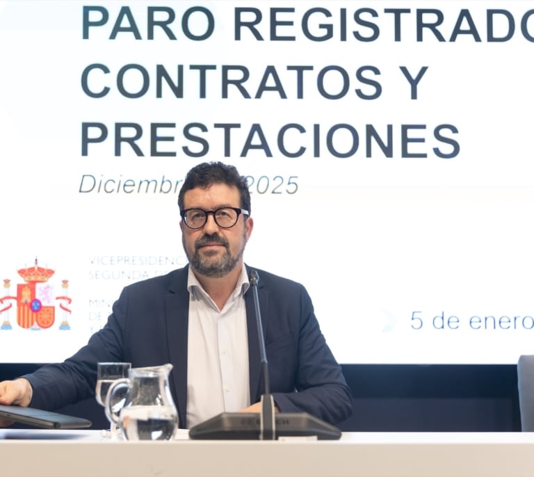 El Gobierno plantea elevar el salario mínimo un 3,1%, hasta los 1.221 euros en 2026