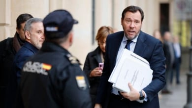 Puente carga contra "los bulos de la derecha" sobre Adamuz: "No entiendo la obsesión con la soldadura o el carril"