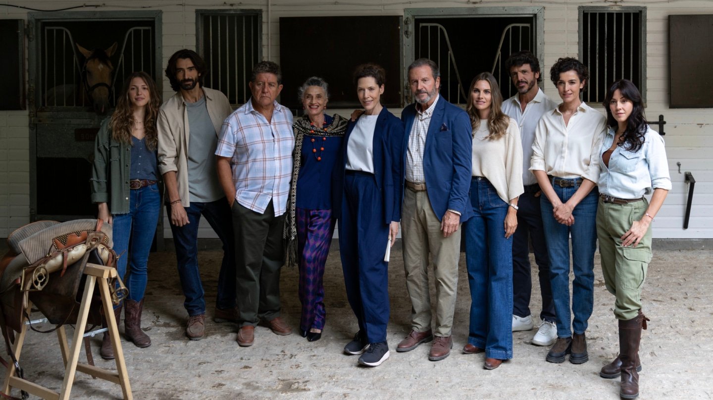 Telecinco presenta su nueva serie para la noche, 'Pura sangre', a cuyo rodaje en Aranjuez acudió El Independiente