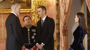 Los diplomáticos vuelven a pedir la intermediación de Sánchez ante el "ninguneo" permanente de Albares