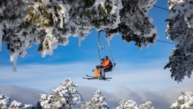 Navacerrada se llena por el buen tiempo durante la temporada de esquí