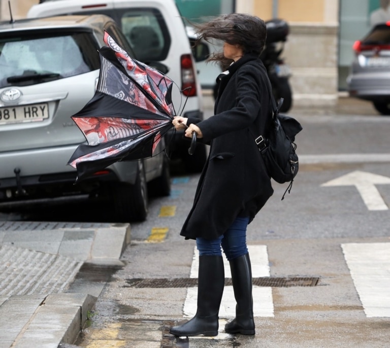 3.000 incidencias en Andalucía desde el inicio del temporal, con 35 carreteras que permanecen cortadas