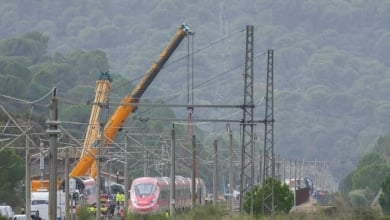 Tres heridos leves al chocar un tren contra una grúa en Cartagena