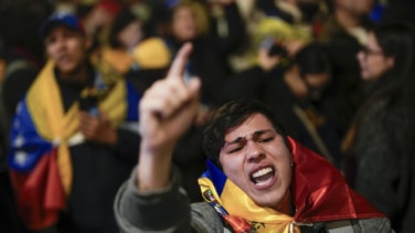 Ningún ser humano es ilegal, salvo "la gusanera venezolana"