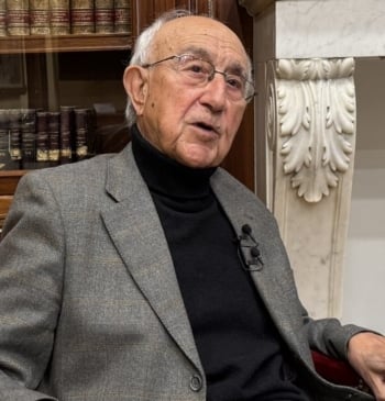 La APM premia a Víctor Márquez Reviriego, el gran cronista parlamentario de [...]