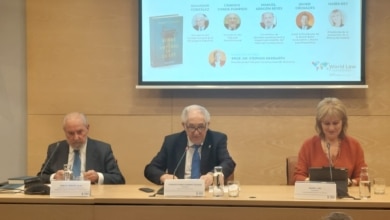 Conde-Pumpido alerta de que la deslegitimación del Constitucional abre el proceso de "destrucción" del Estado de derecho