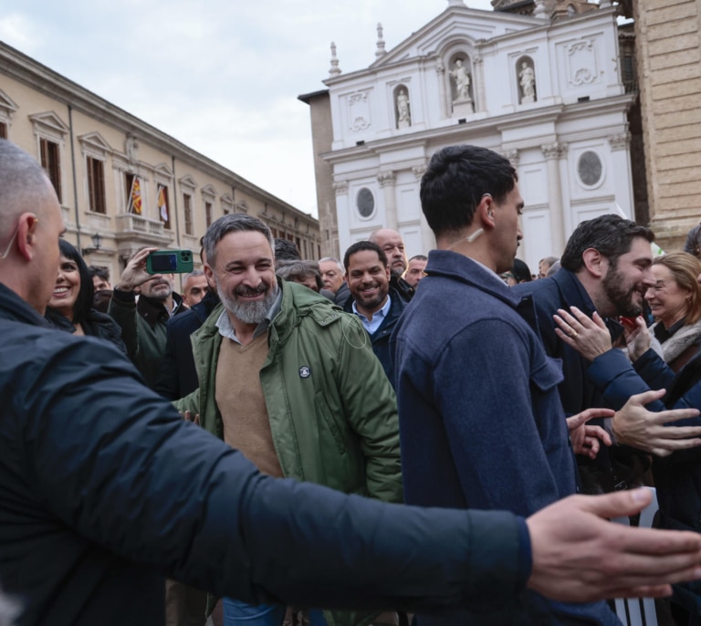 Abascal aspira a doblar escaños en Aragón y consolidar a Vox como un peaje ineludible para Feijóo